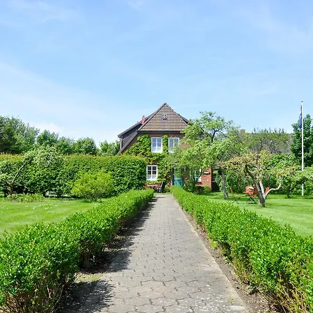 Apartment Haus Am Deich Utersum